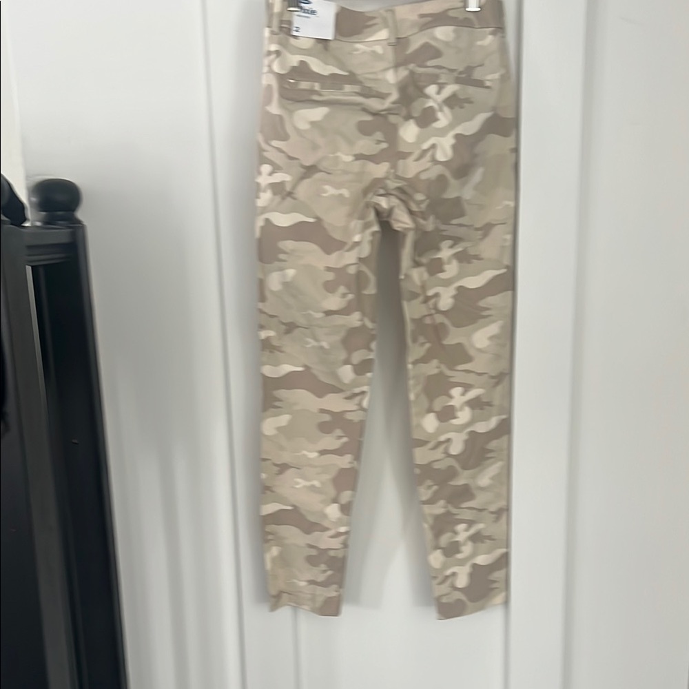 Old Navy Camouflage Pants - Beige and Tan pixie style size 2 - Picture 5 of 5